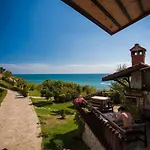 Apartamento Monastery Seafront *