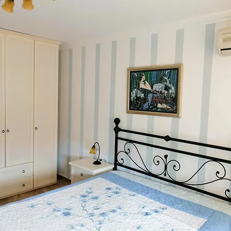 Monastery Seafront Apartman *