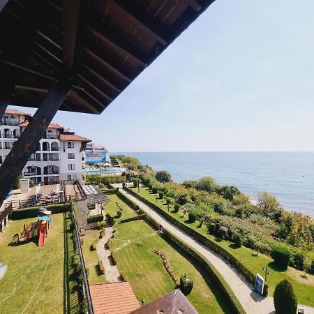 Monastery Seafront Apartment Sveti Vlas