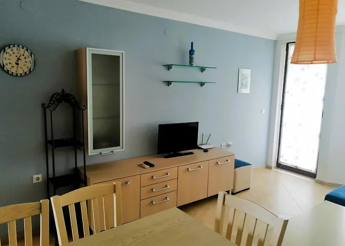 Monastery Seafront Daire