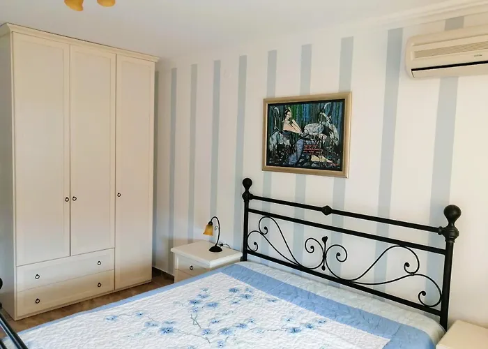 Monastery Seafront Daire *